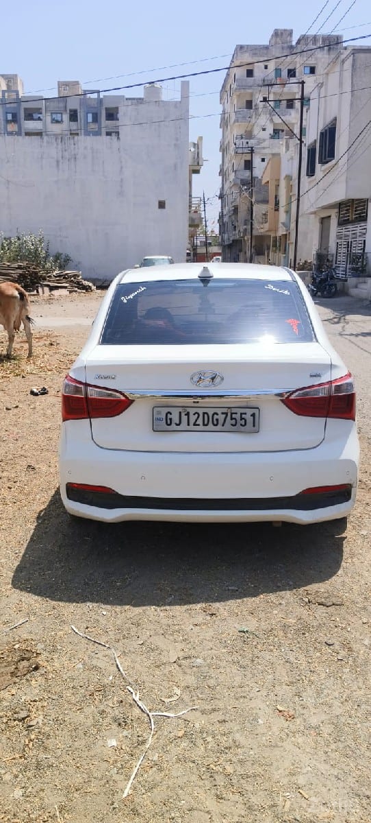 selling - Cars - Mangrol - Image 2