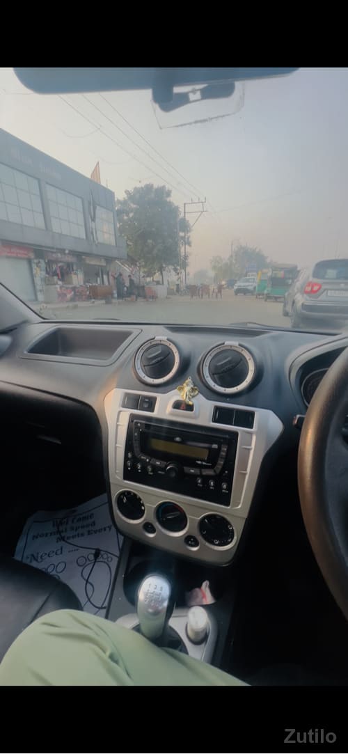 ford figo 2014 diesel 1 owner - Cars - Dwarka - Image 3