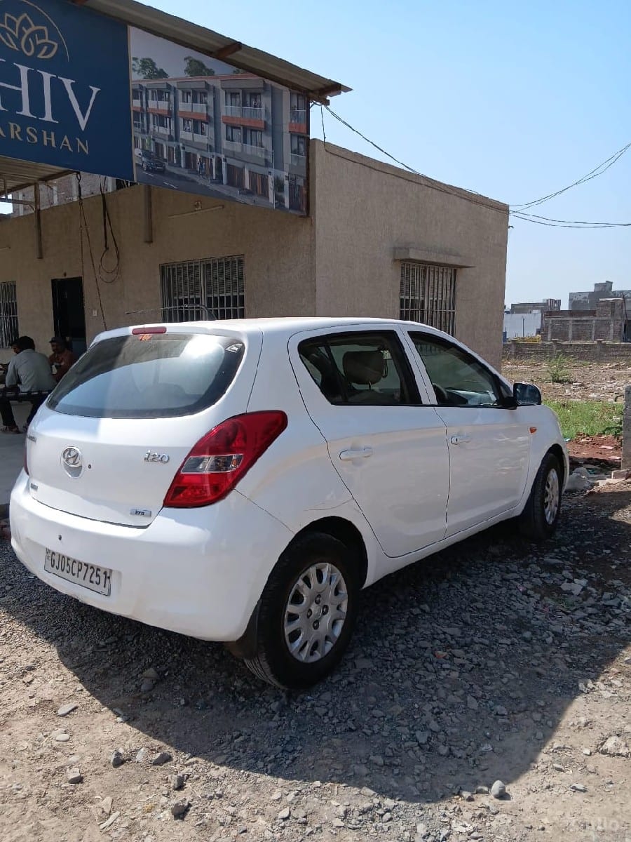 i 20 - Cars - Dhari - Image 2