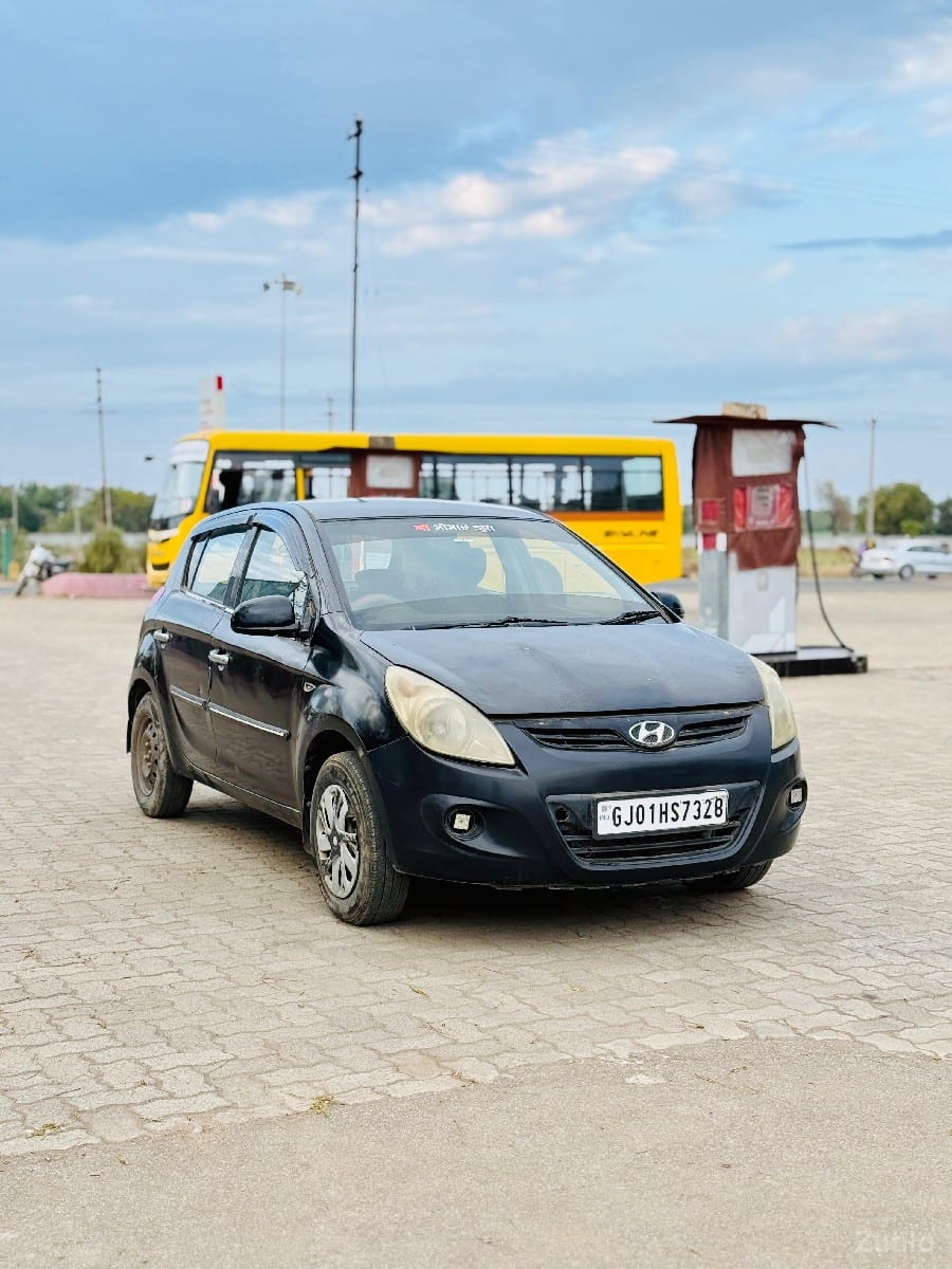 i20 megna petrol cng - કાર - દ્વારકા - Image 2