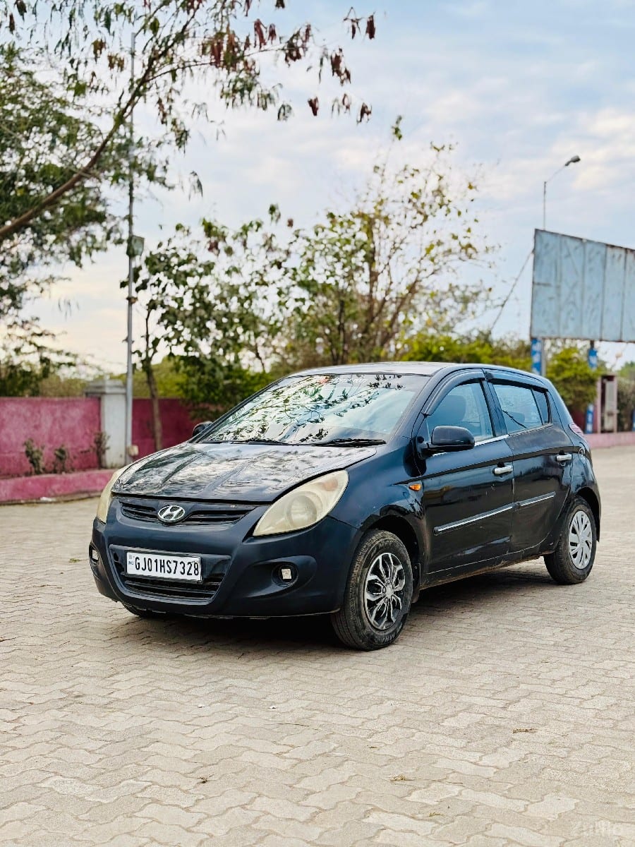 i20 megna petrol cng - કાર - દ્વારકા - Image 3