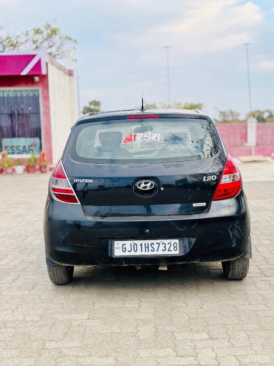 i20 megna petrol cng - કાર - દ્વારકા - Image 5