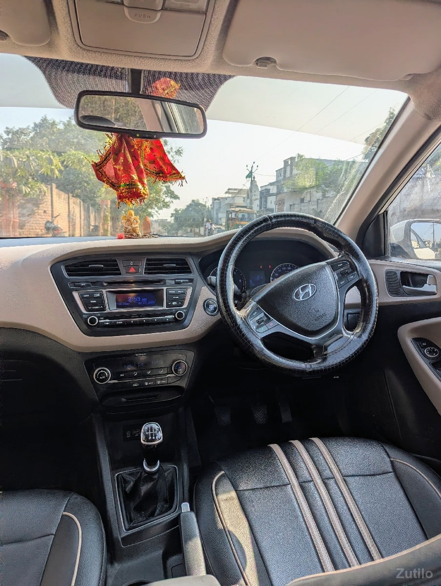 Hyundai elite i20 top model 2014 - Cars - Bhavnagar City - Image 3