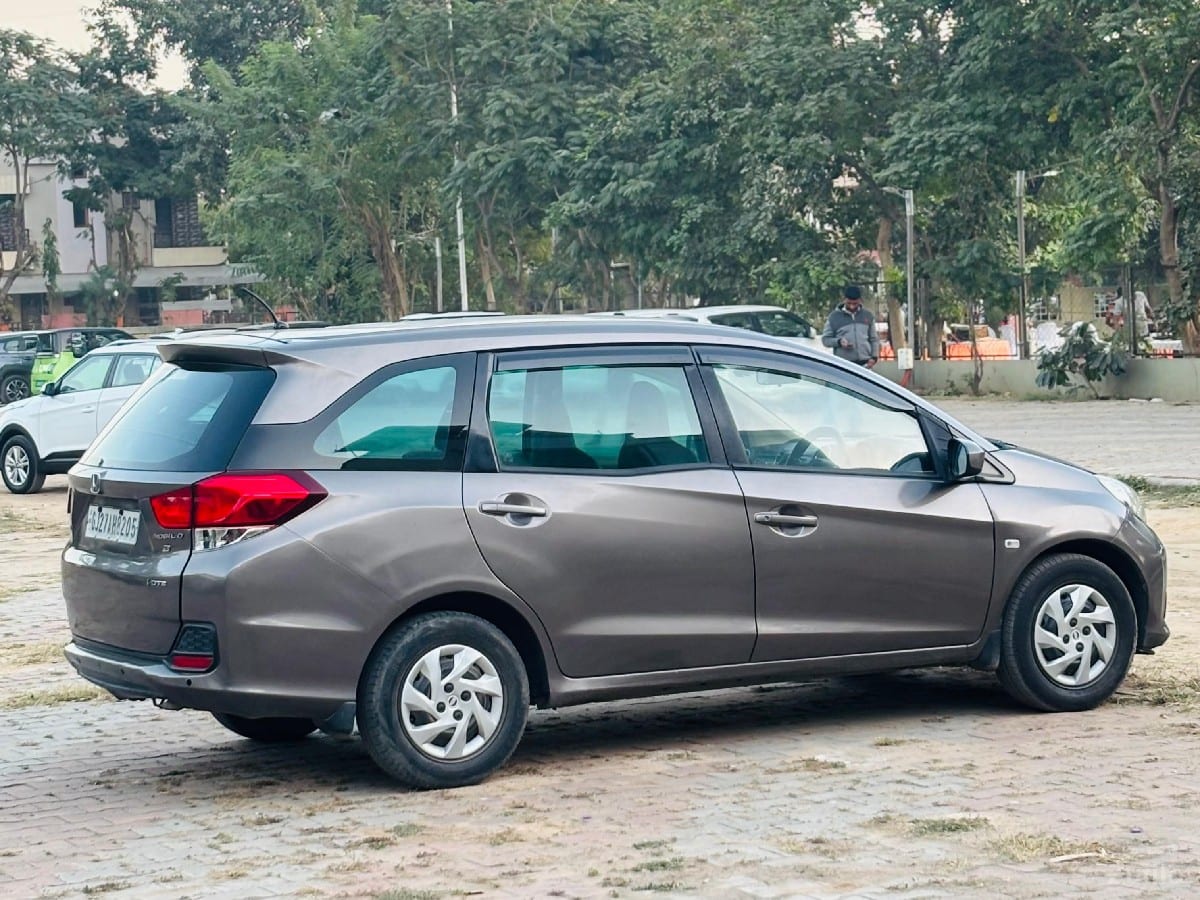 Hyundai Mobilio Hyundai Mobilio
