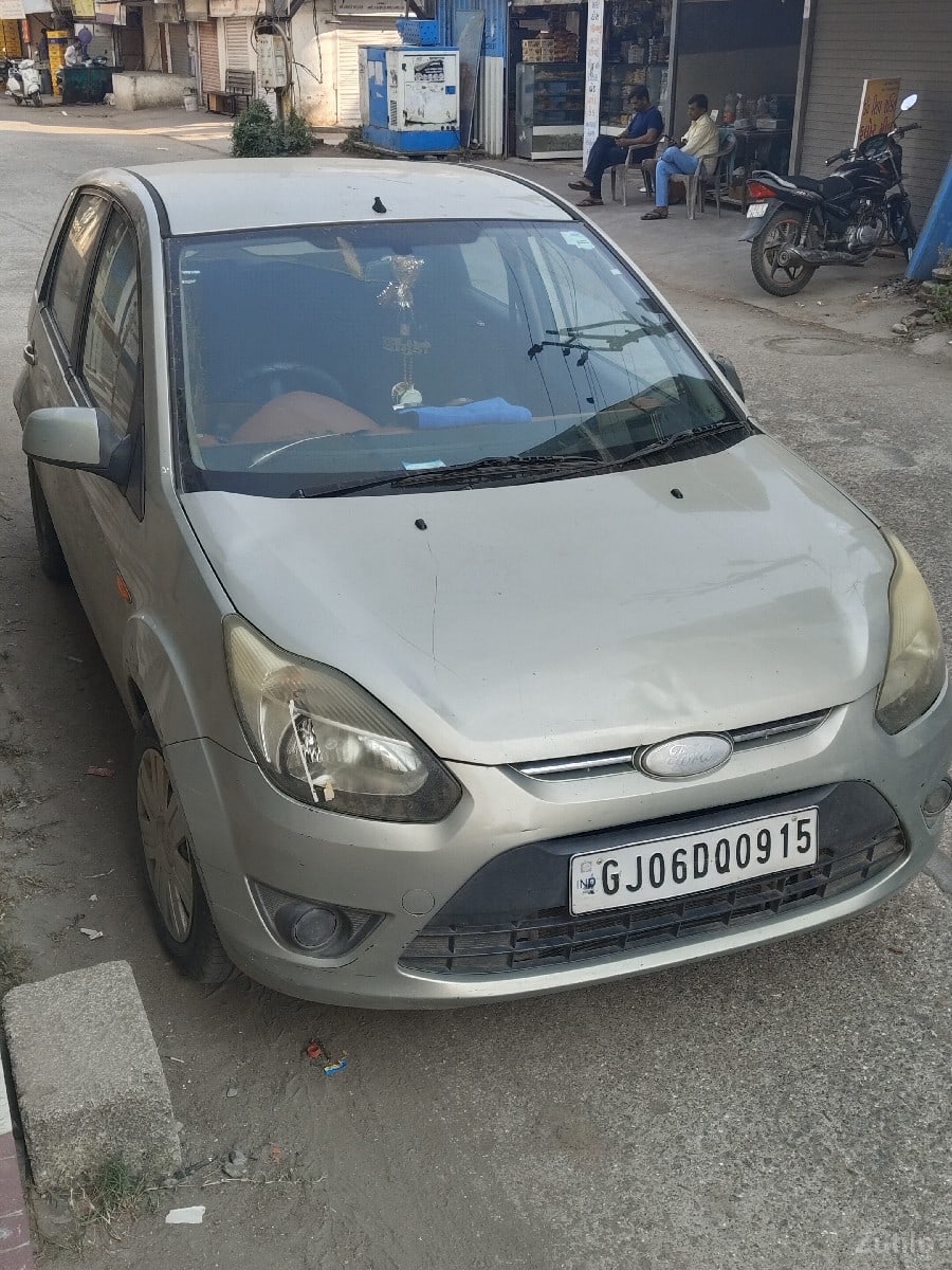 Ford Figo petrol CNG vechavni che Ford Figo petrol CNG vechavni che