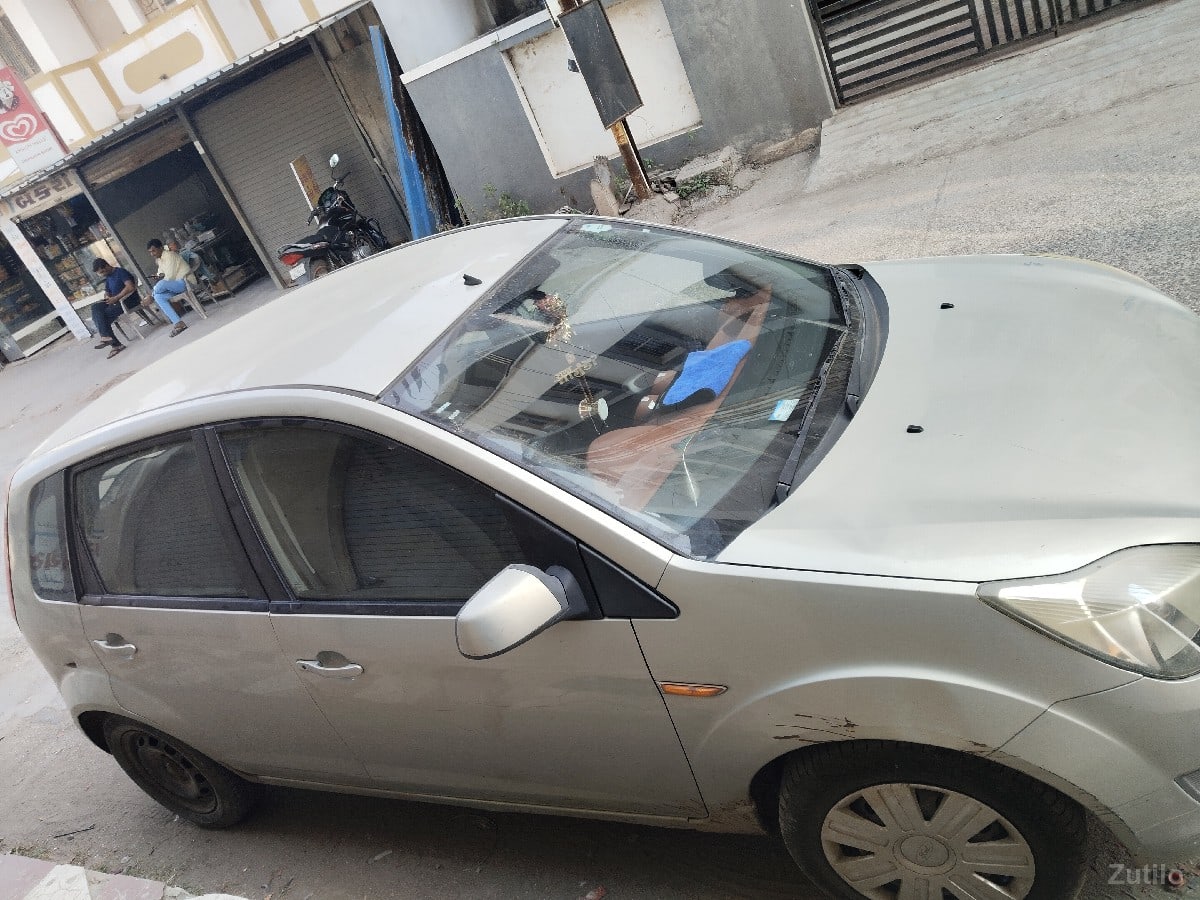 Ford Figo petrol CNG vechavni che - કાર - જામનગર શહેર - Image 2