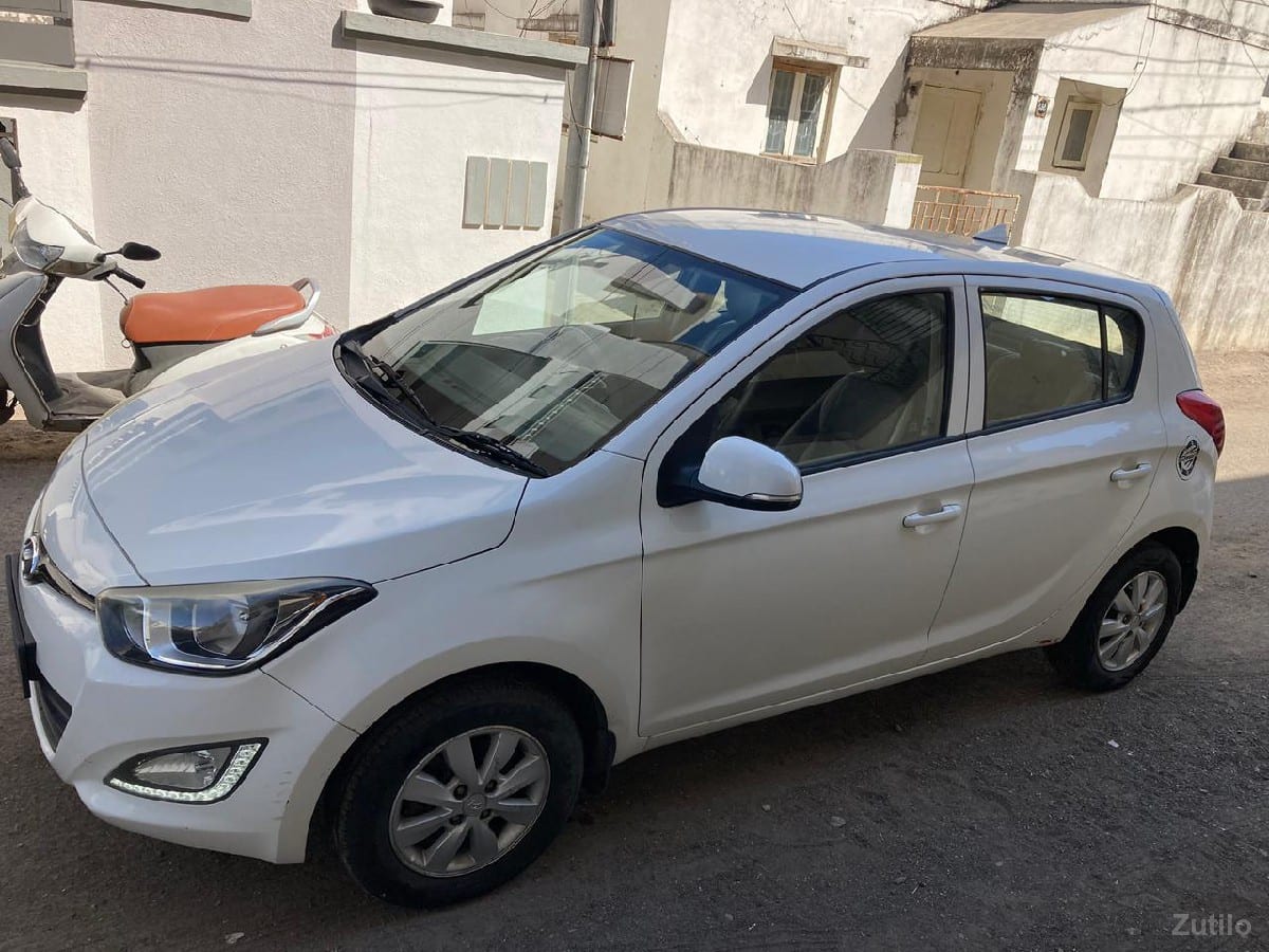 i20 વેચવાની છે i20 વેચવાની છે
