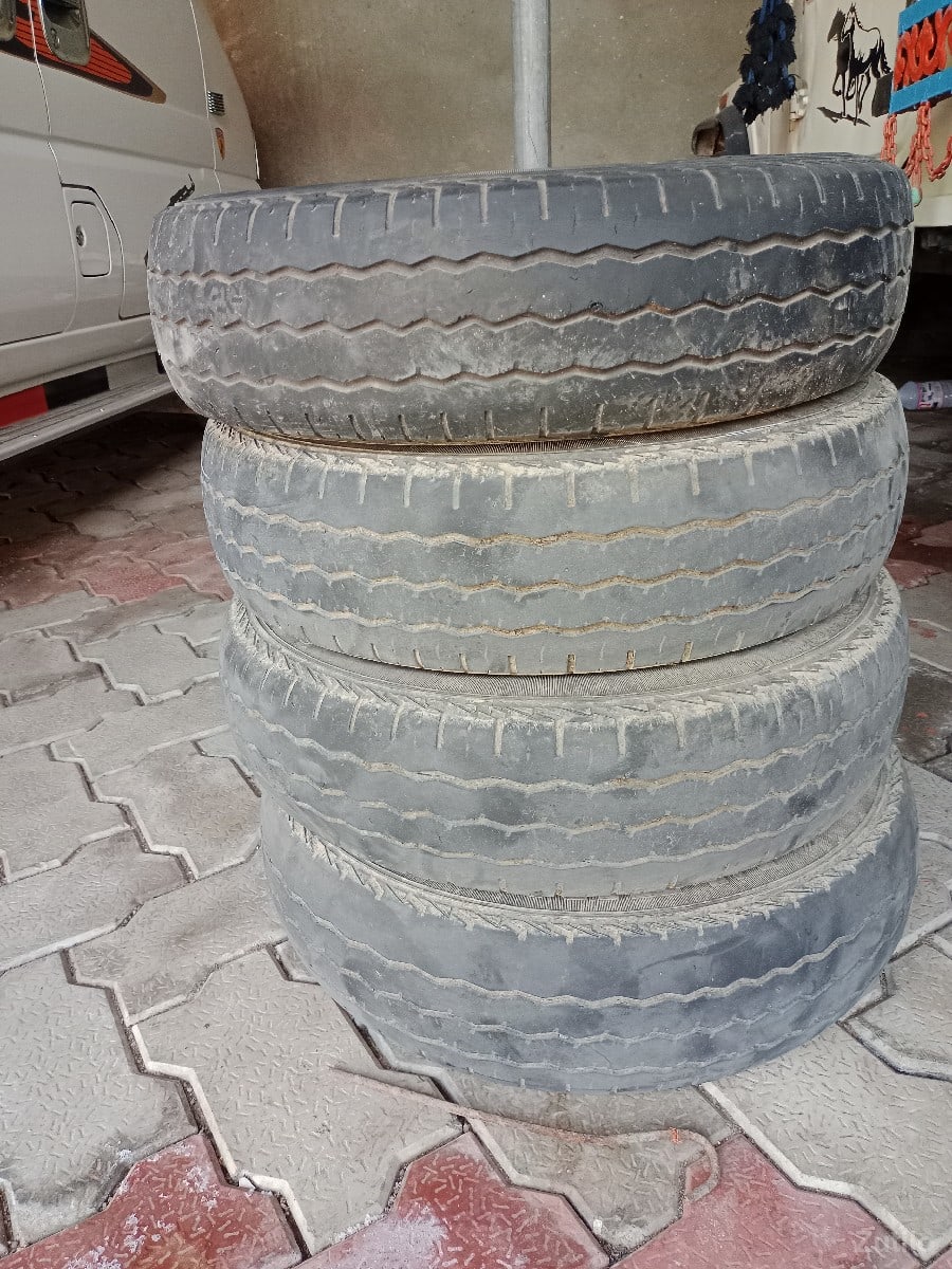 ઇકો ગાડી ના ટાયર ઇકો ગાડી ના ટાયર