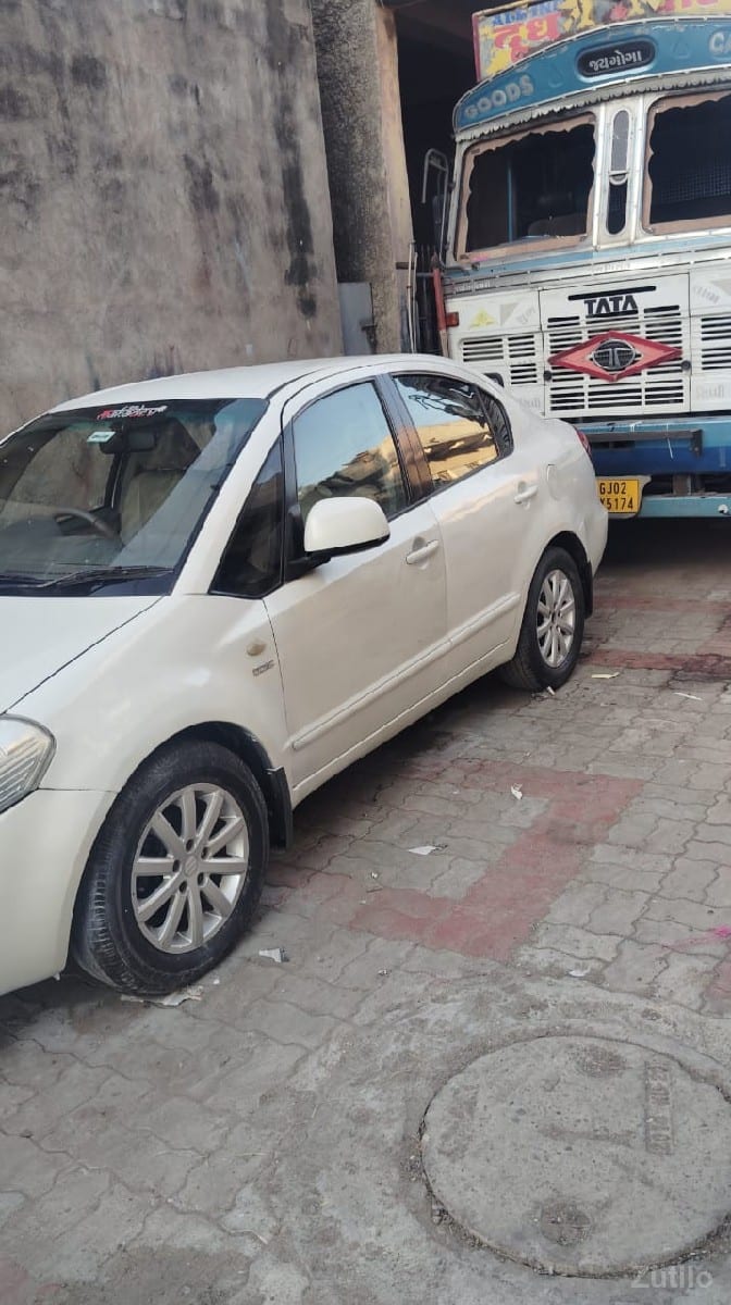 મારુતિ SX4 2013 - કાર - ગાંધીનગર શહેર - Image 2