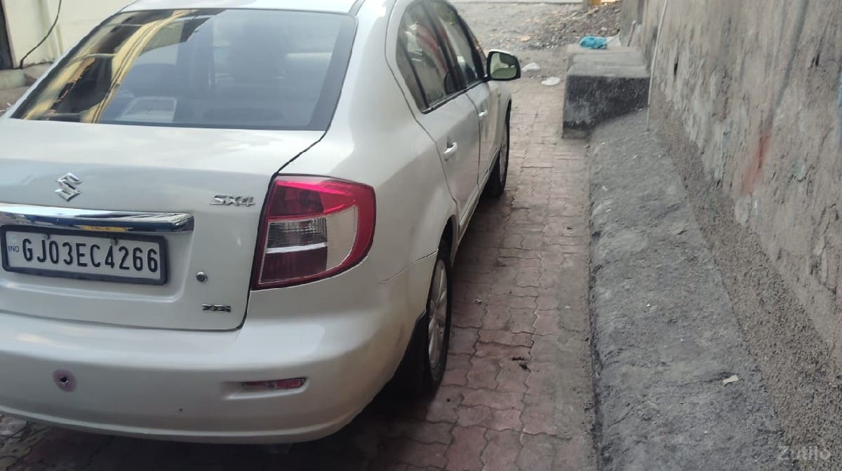 મારુતિ SX4 2013 - કાર - ગાંધીનગર શહેર - Image 3