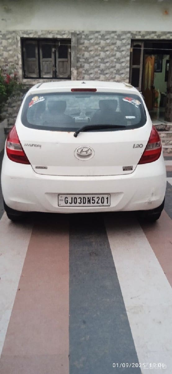 i20 વેચવાની છે - Cars - Dwarka - Image 2