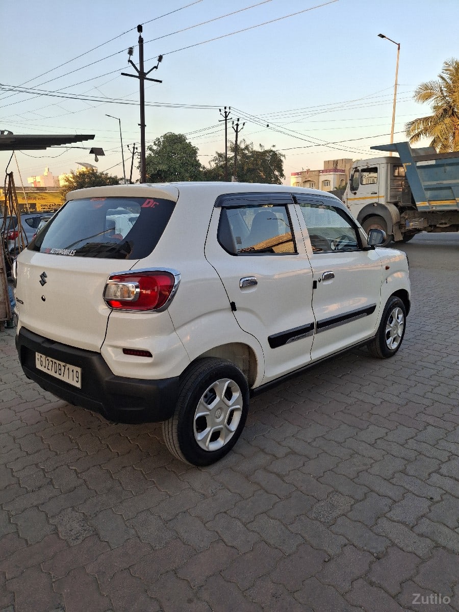 Maruti Suzuki s-presso vxi petrol - Cars - Keshod - Image 4
