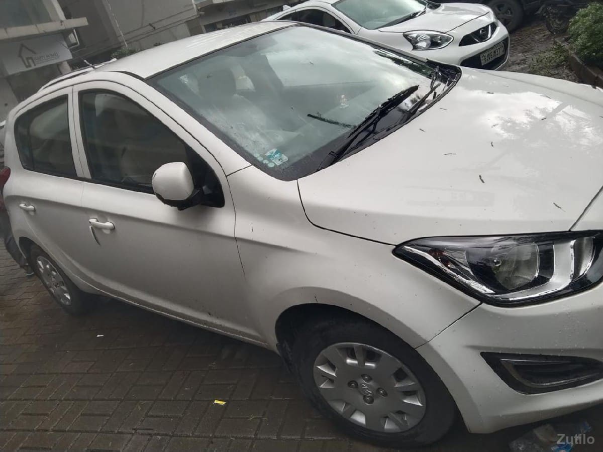 Hyundai i20 - કાર - રાજકોટ શહેર - Image 2