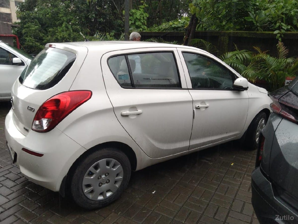 Hyundai i20 - કાર - રાજકોટ શહેર - Image 3