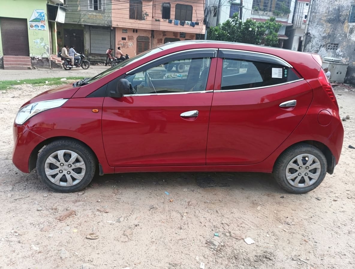 Hyundai Eon Magna+ Red Hatchback - કાર - આંકલાવ - Image 2