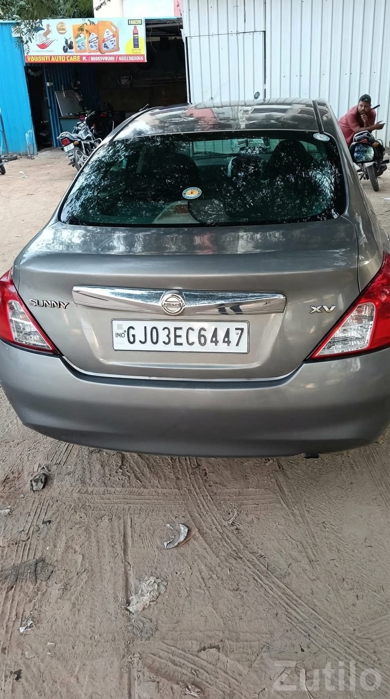 Nissan Sunny 2013 Diesel – Grey Sedan - Cars - Ahmedabad City - Image 3