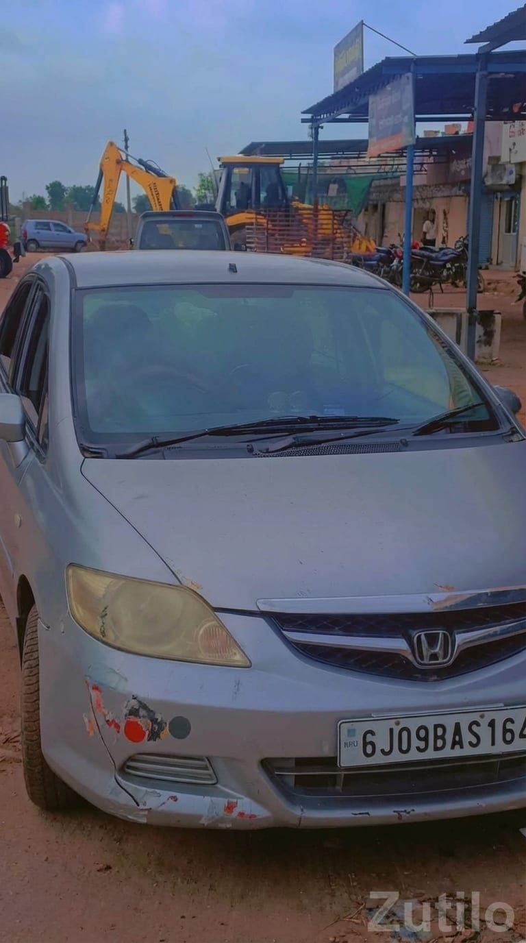 Honda City 2009 CNG – Silver Sedan Honda City 2009 CNG – Silver Sedan
