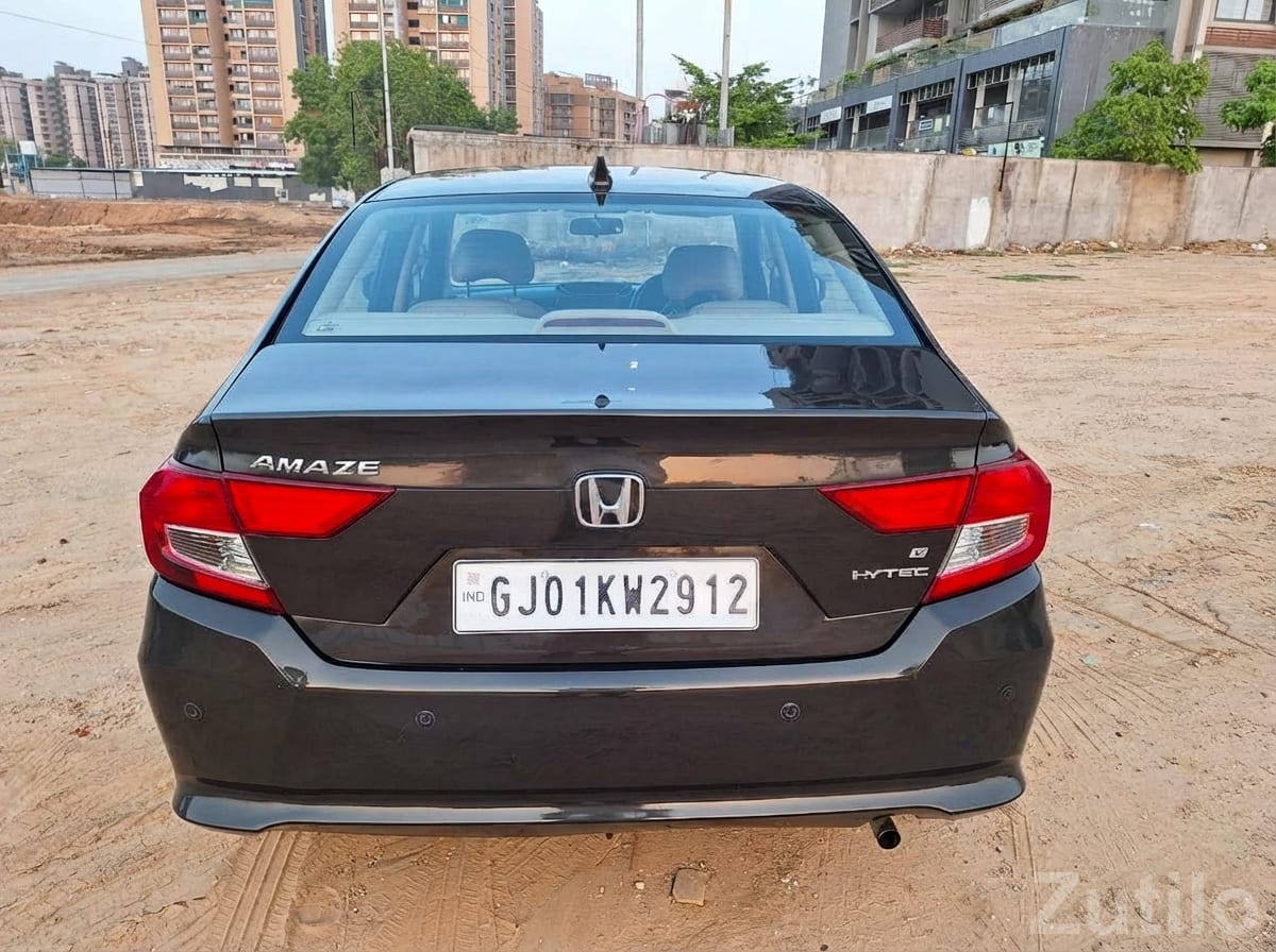 2019 Honda Amaze Black Sedan - કાર - અમદાવાદ શહેર - Image 4