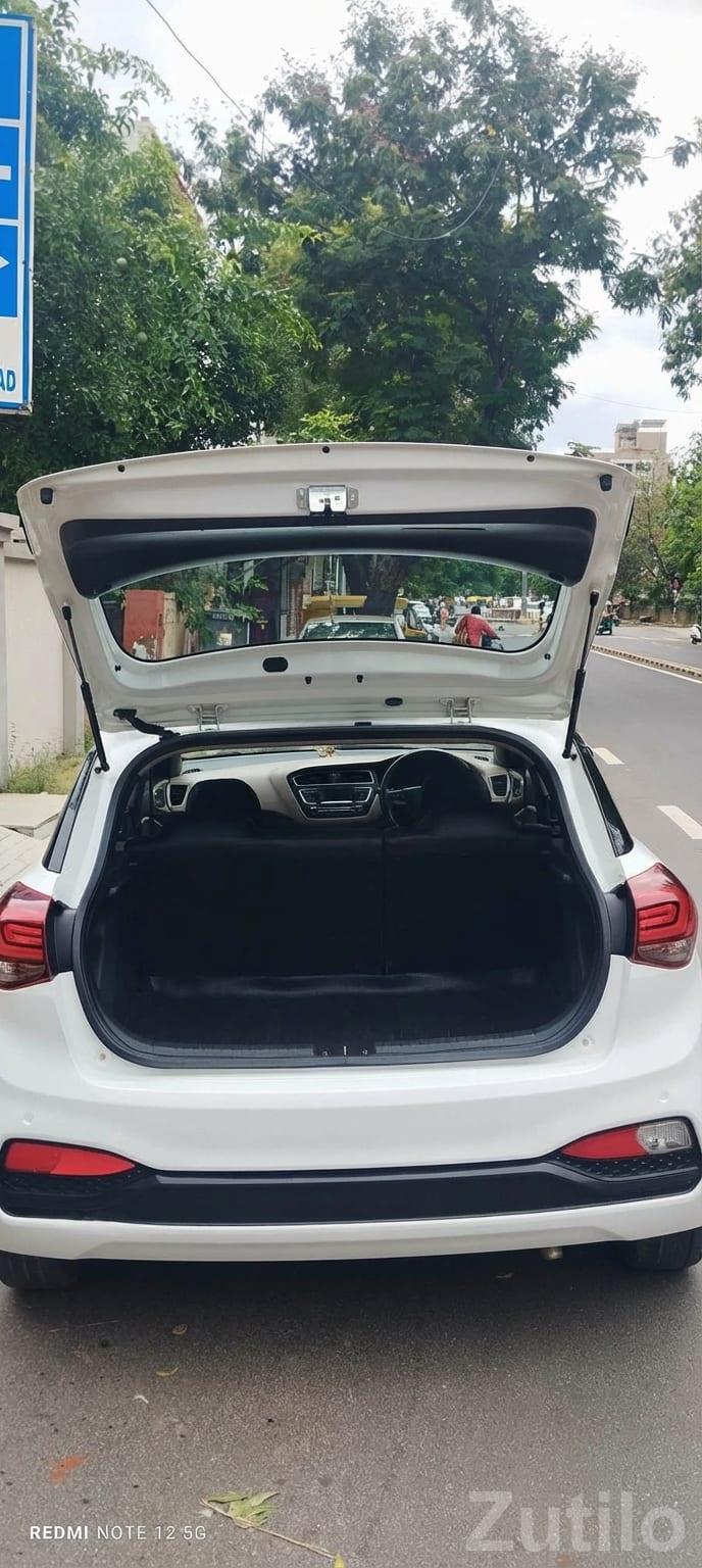 Honda Brio E – Well‑Kept Used Hatchback - કાર - અમદાવાદ શહેર - Image 2
