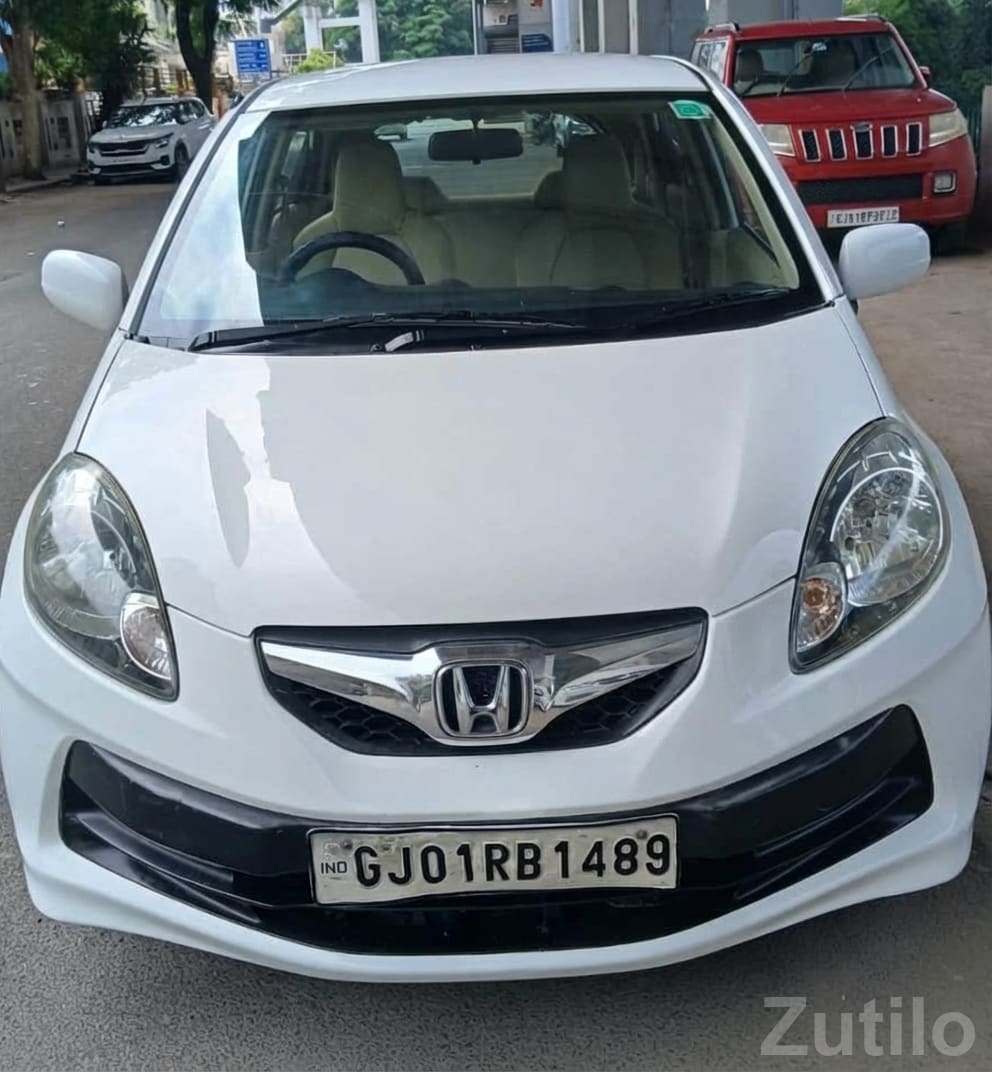 Honda Brio E – Well‑Kept Used Hatchback - કાર - અમદાવાદ શહેર - Image 3