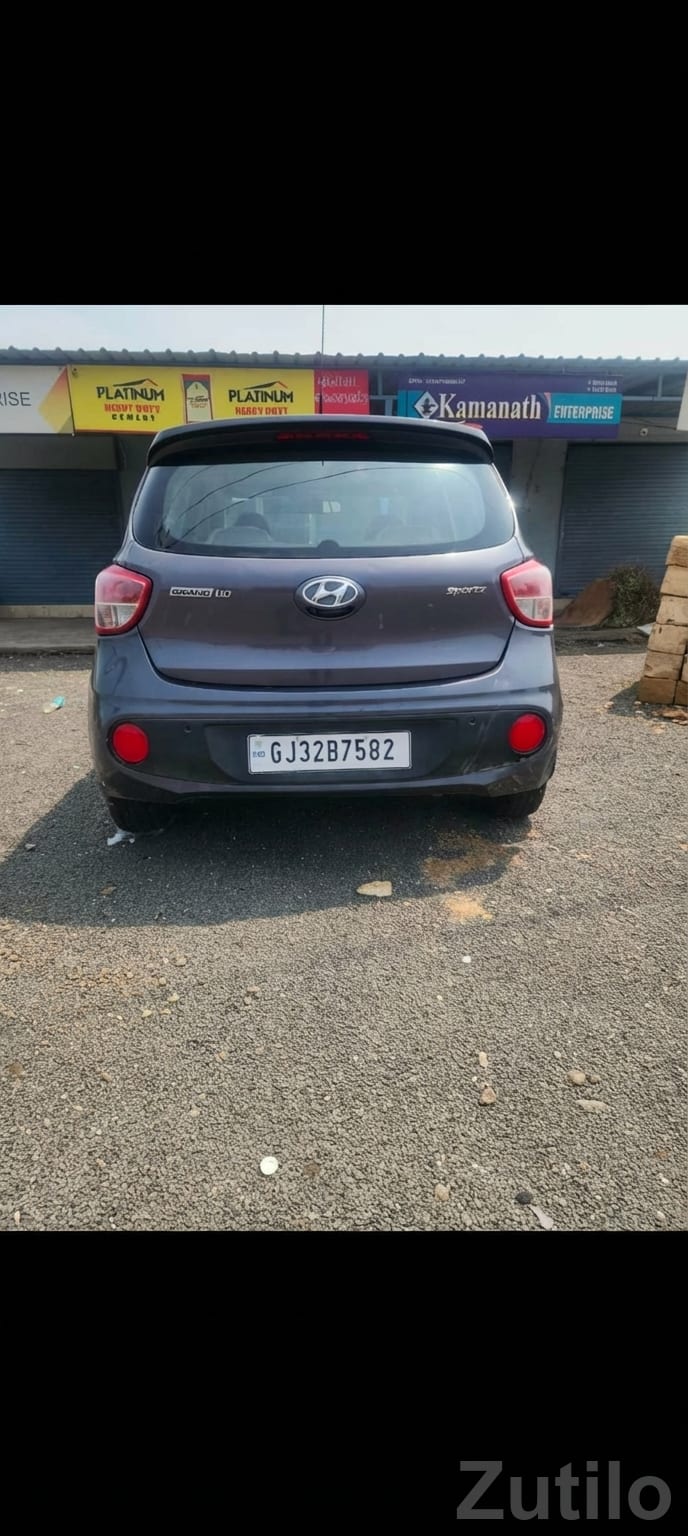 Hyundai i10 Sportz 1.2 Grey Hatchback - કાર - કેશોદ - Image 4