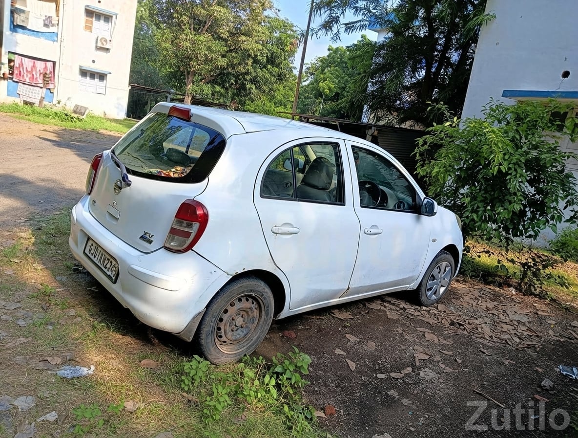 Nissan Micra 2011 White Hatchback - Cars - Jamjodhpur - Image 2