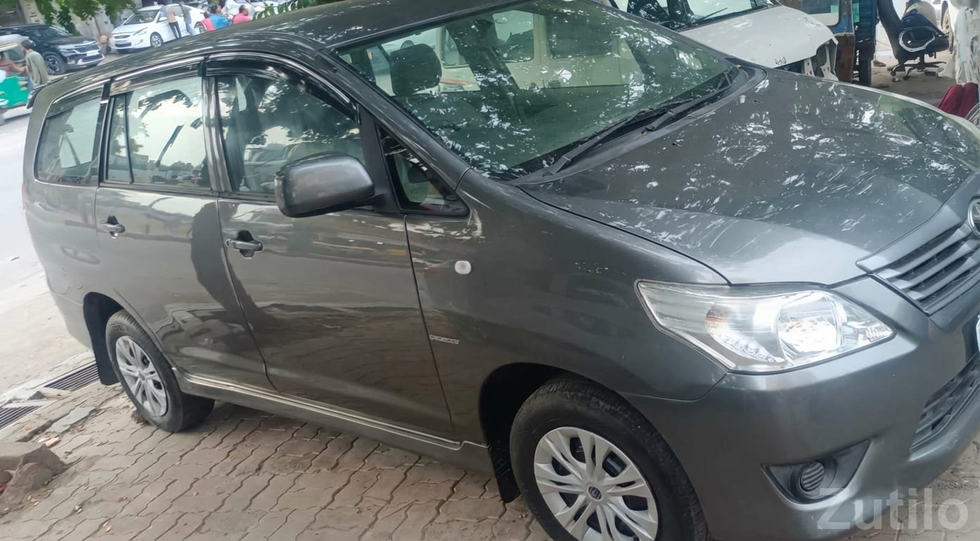 Toyota Innova Spacious Family MPV - કાર - અમદાવાદ શહેર - Image 2