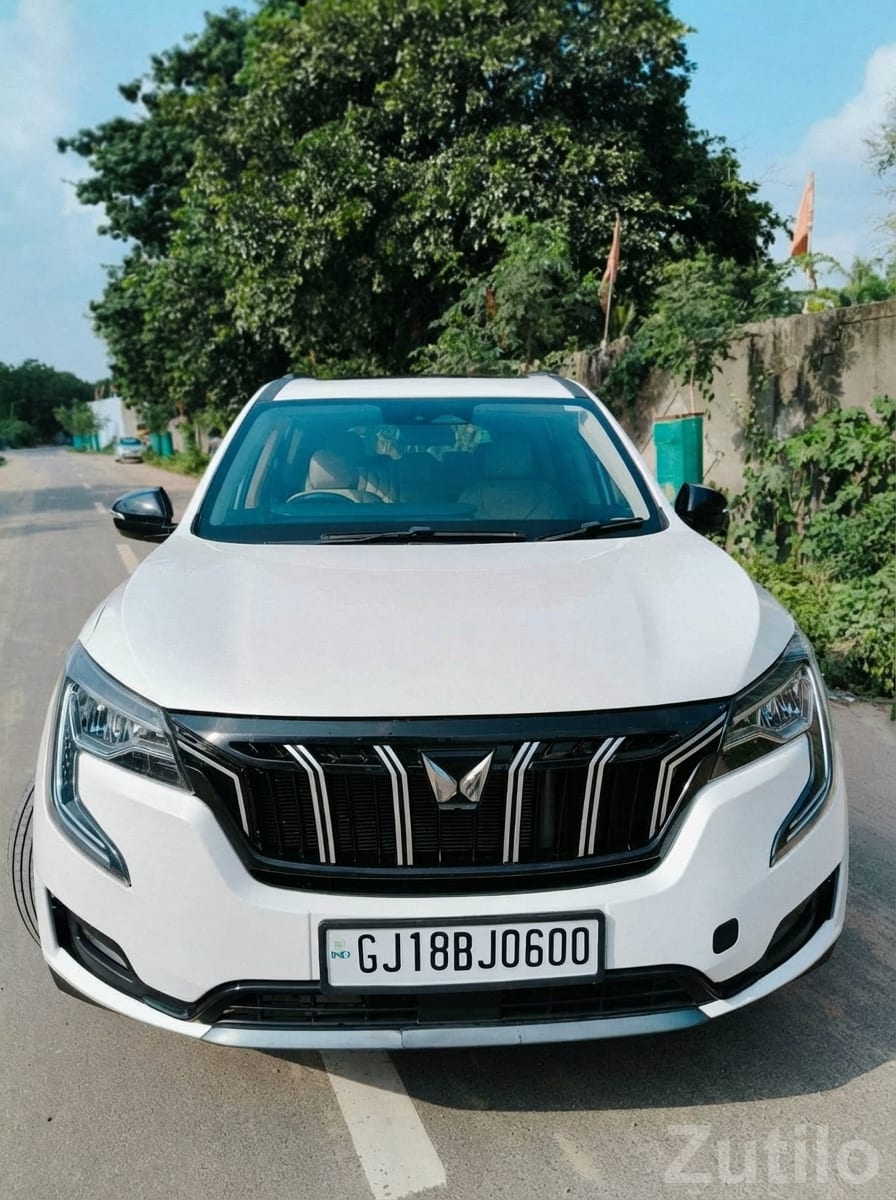 Mahindra XUV700 Premium White SUV Mahindra XUV700 Premium White SUV