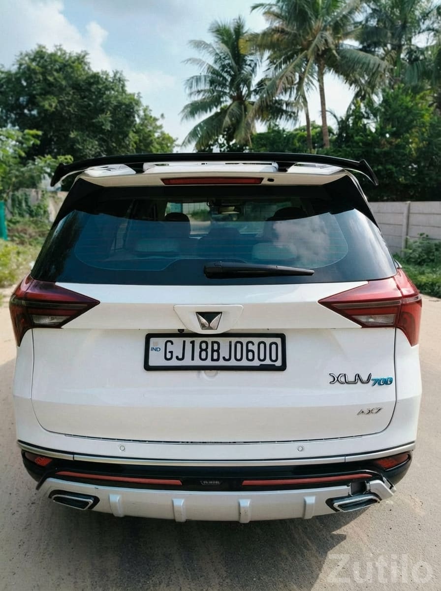 Mahindra XUV700 Premium White SUV - Cars - Ahmedabad City - Image 2