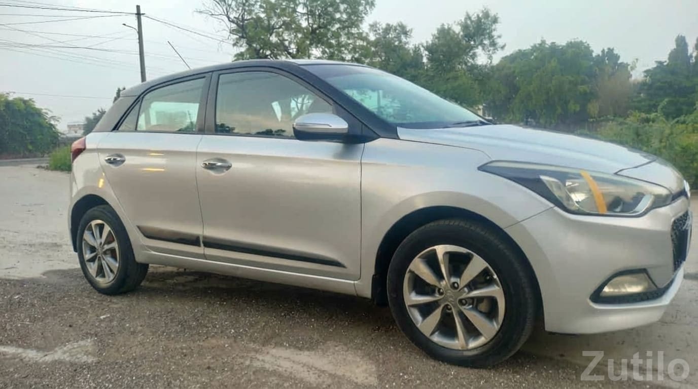 2015 Diesel Silver Hatchback Top Model 2015 Diesel Silver Hatchback Top Model