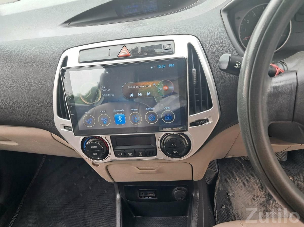 Hyundai i20 CNG 2013 Silver Hatchback - કાર - રાજકોટ શહેર - Image 2