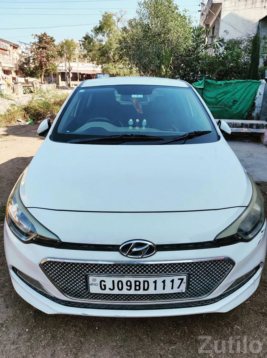 Hyundai i20 Sportz 2015 Diesel White - કાર - વડાલી - Image 2