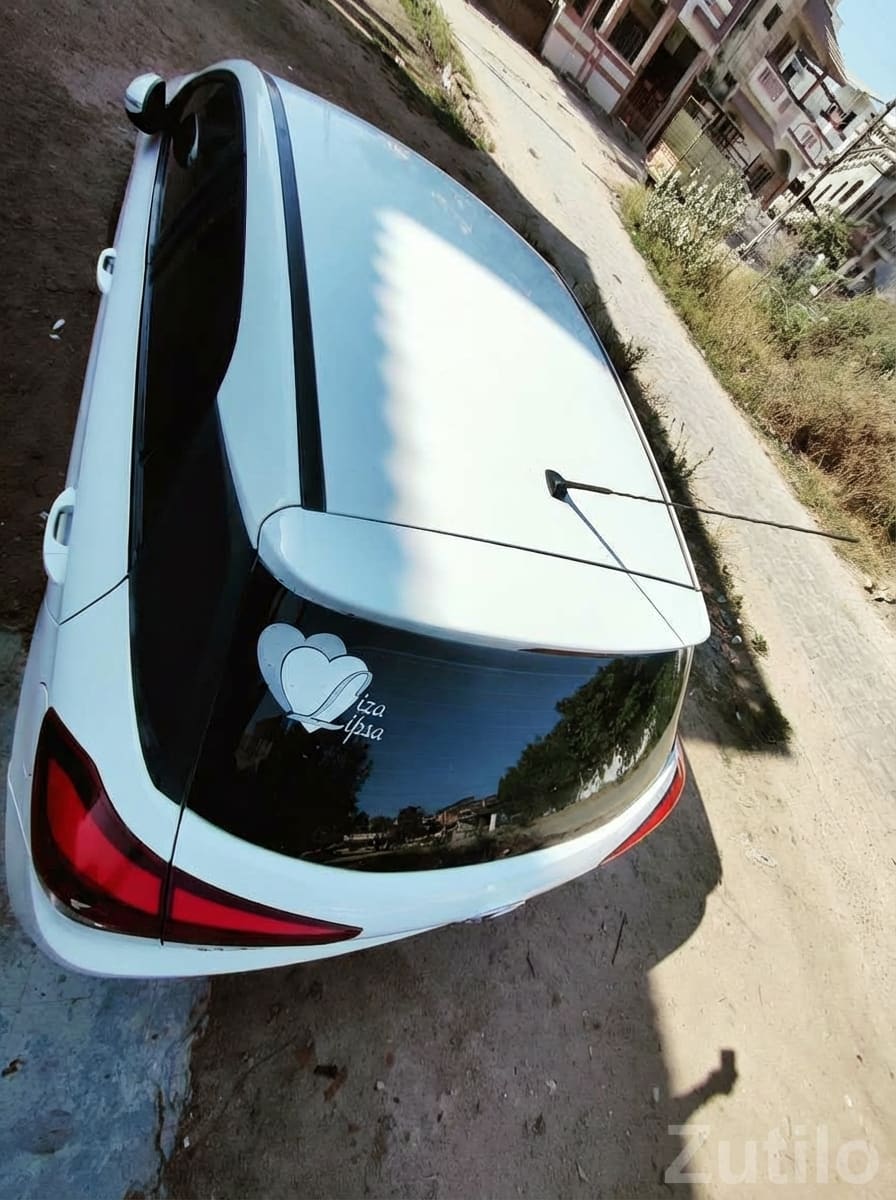Hyundai i20 Sportz 2015 Diesel White - કાર - વડાલી - Image 3