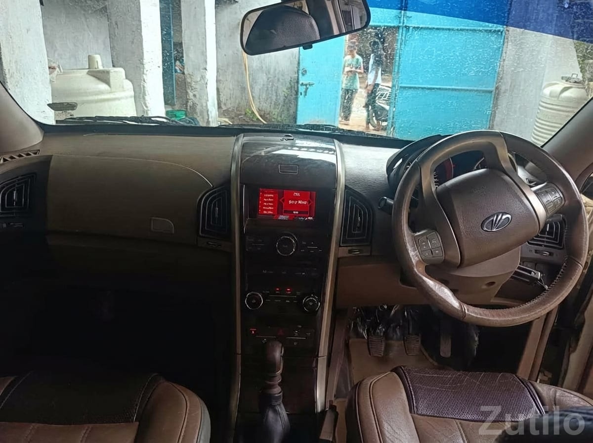 Mahindra XUV500 W8 2013 Top Model SUV Mahindra XUV500 W8 2013 Top Model SUV