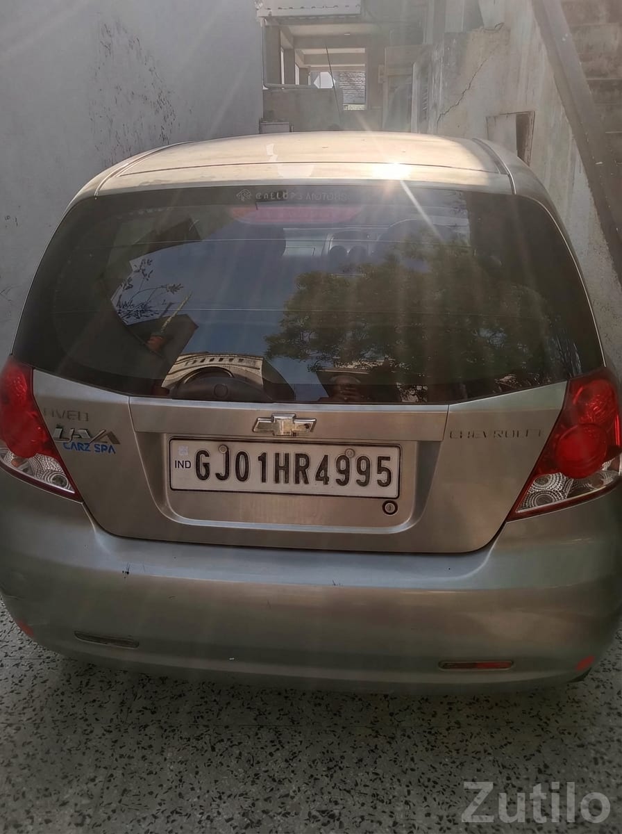 Chevrolet U-VA Hatchback Silver Car Chevrolet U-VA Hatchback Silver Car
