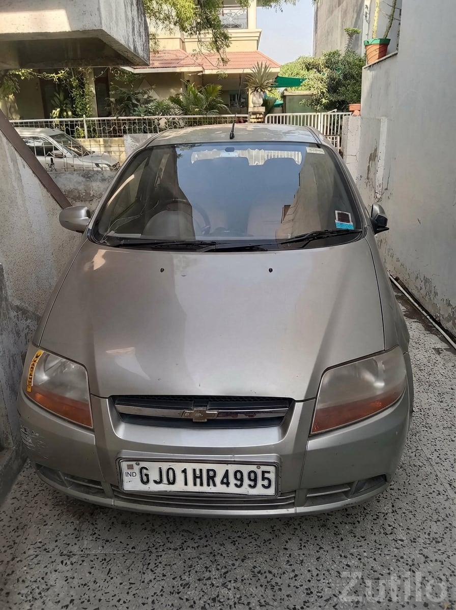 Chevrolet U-VA Hatchback Silver Car - કાર - અમદાવાદ શહેર - Image 4