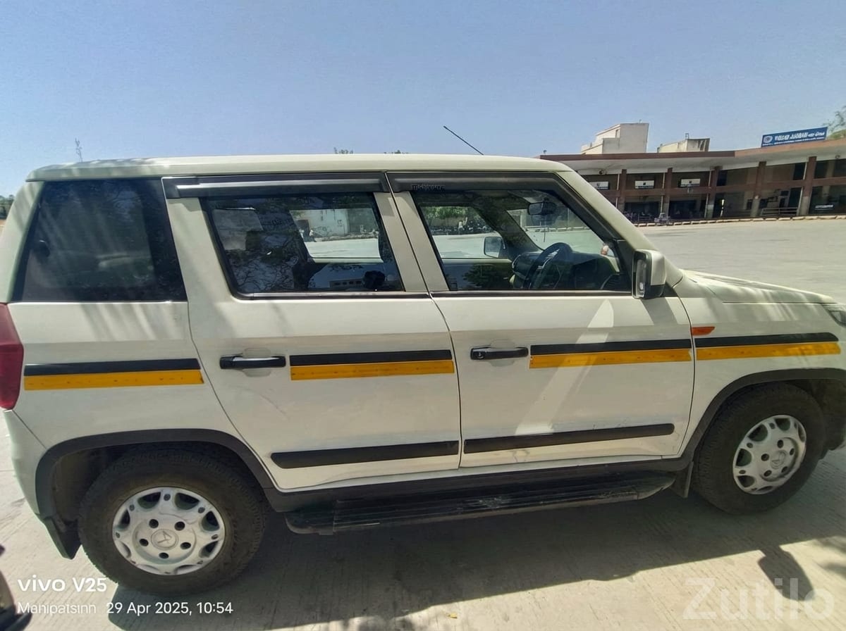 White Mahindra TUV300 Commercial SUV