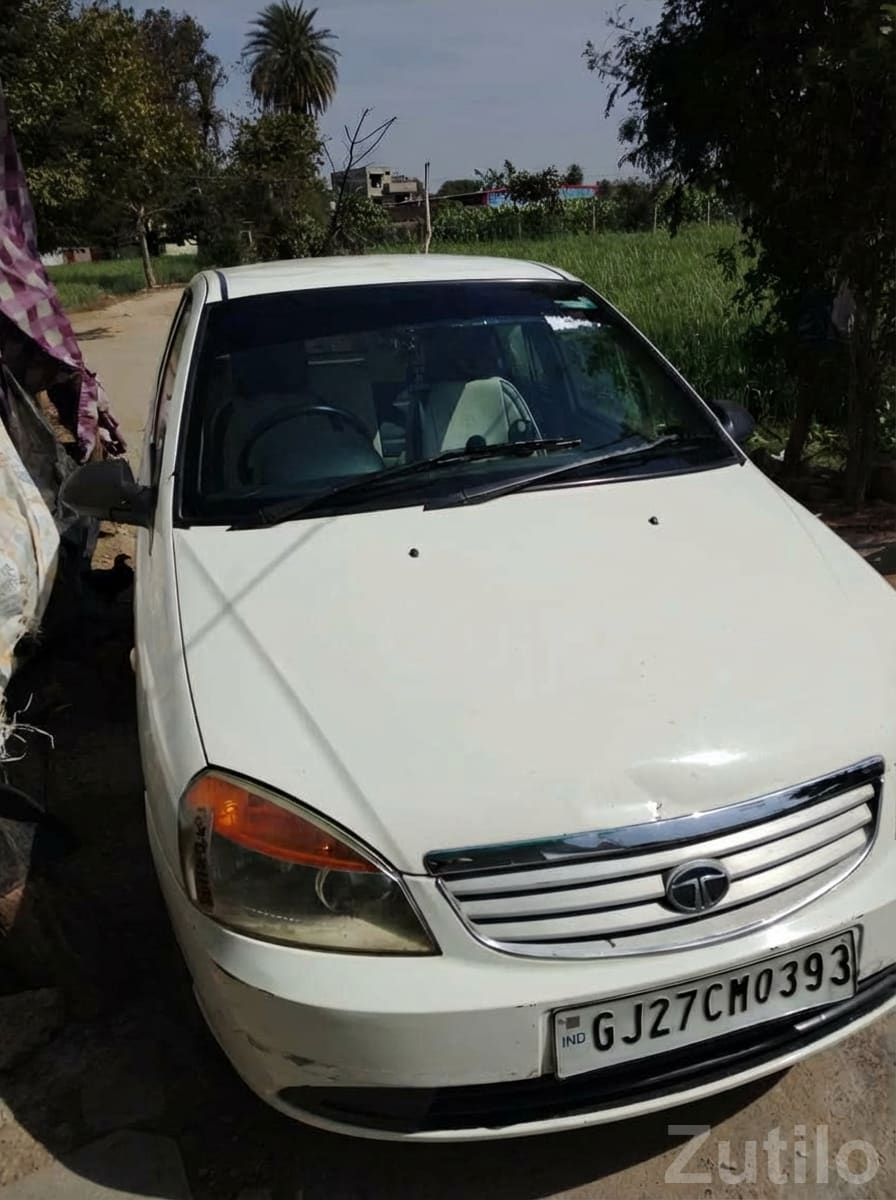 Compact Hatchback with Music System - કાર - અમદાવાદ શહેર - Image 4