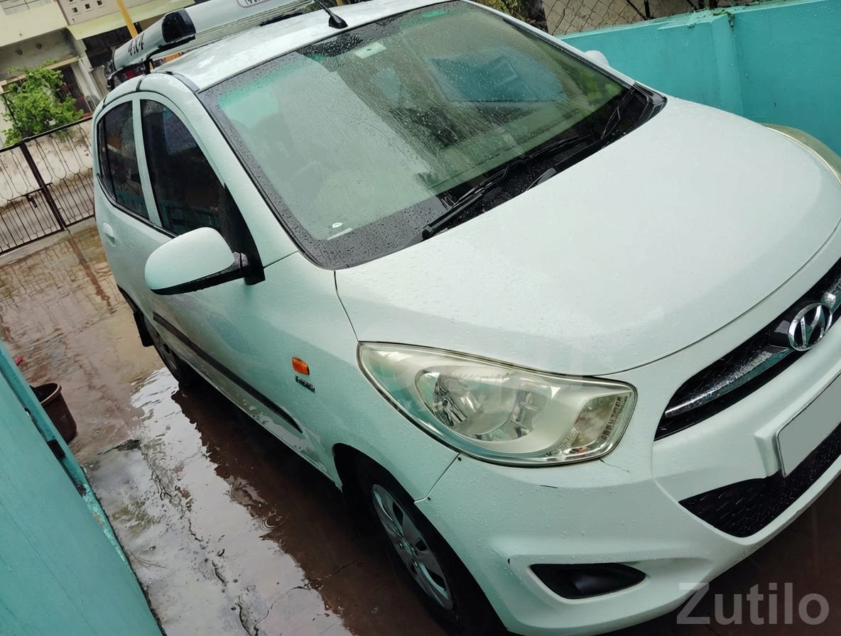 Hyundai i10 Magna CNG White Car Sale Hyundai i10 Magna CNG White Car Sale