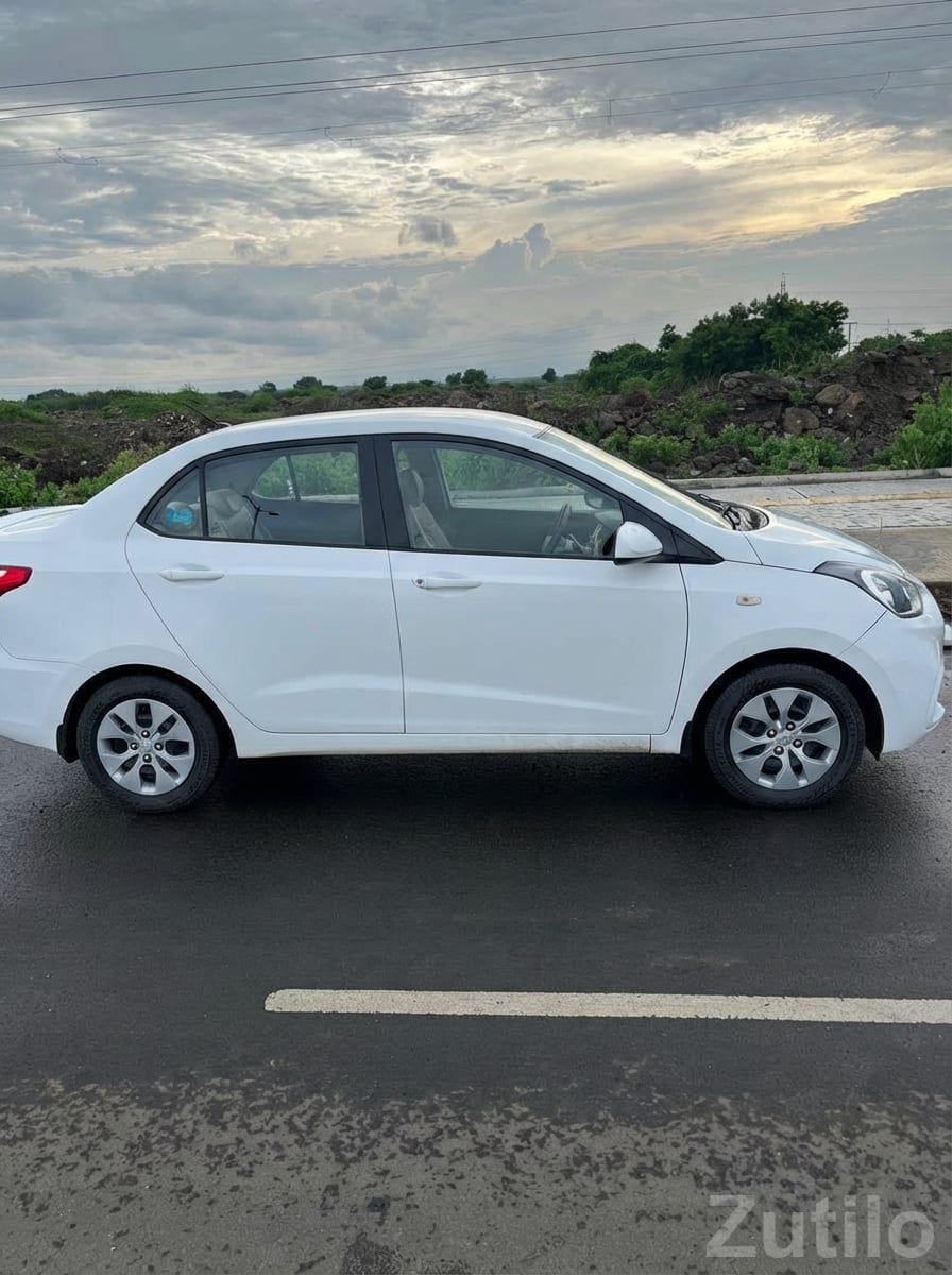Hyundai Xcent White Sedan – Well Maintained - કાર - ગોંડલ - Image 2