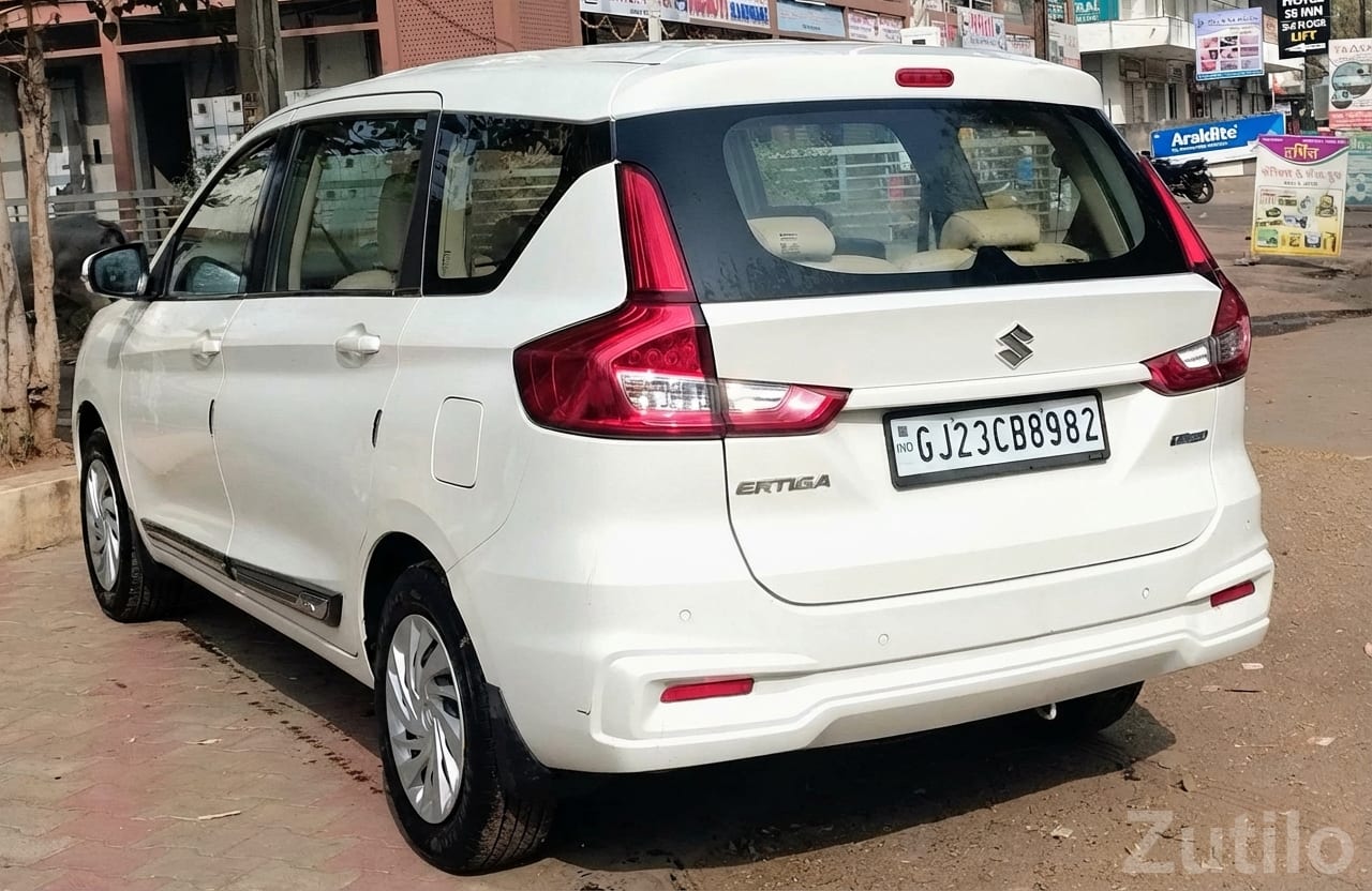 White Maruti Suzuki Ertiga MPV