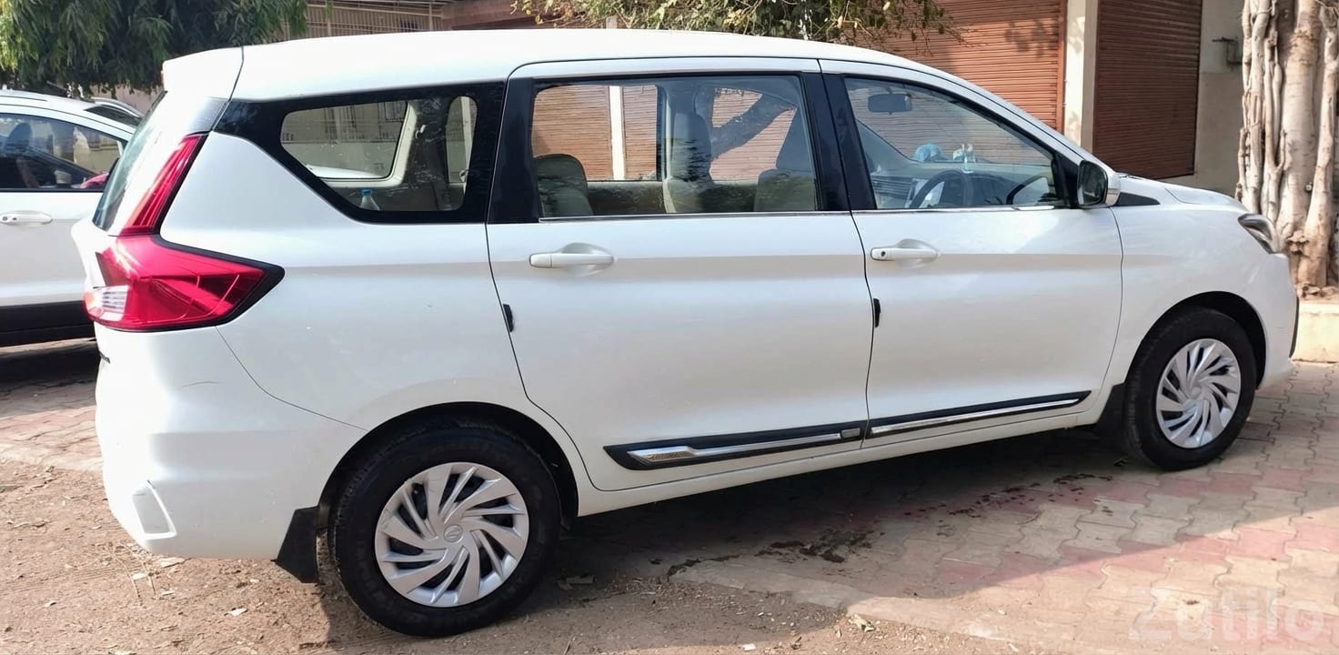 White Maruti Suzuki Ertiga MPV - કાર - આણંદ - Image 2