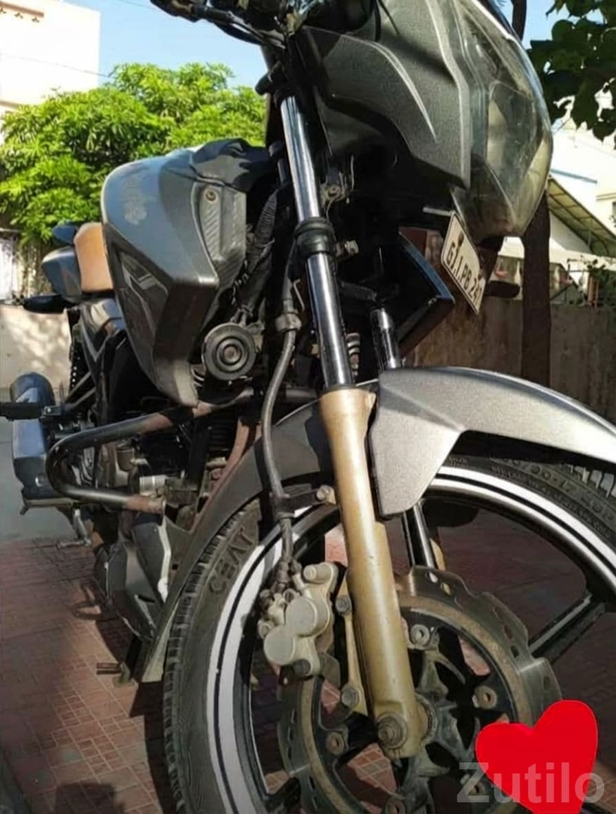 TVS Apache 180 Sports Bike Grey TVS Apache 180 Sports Bike Grey