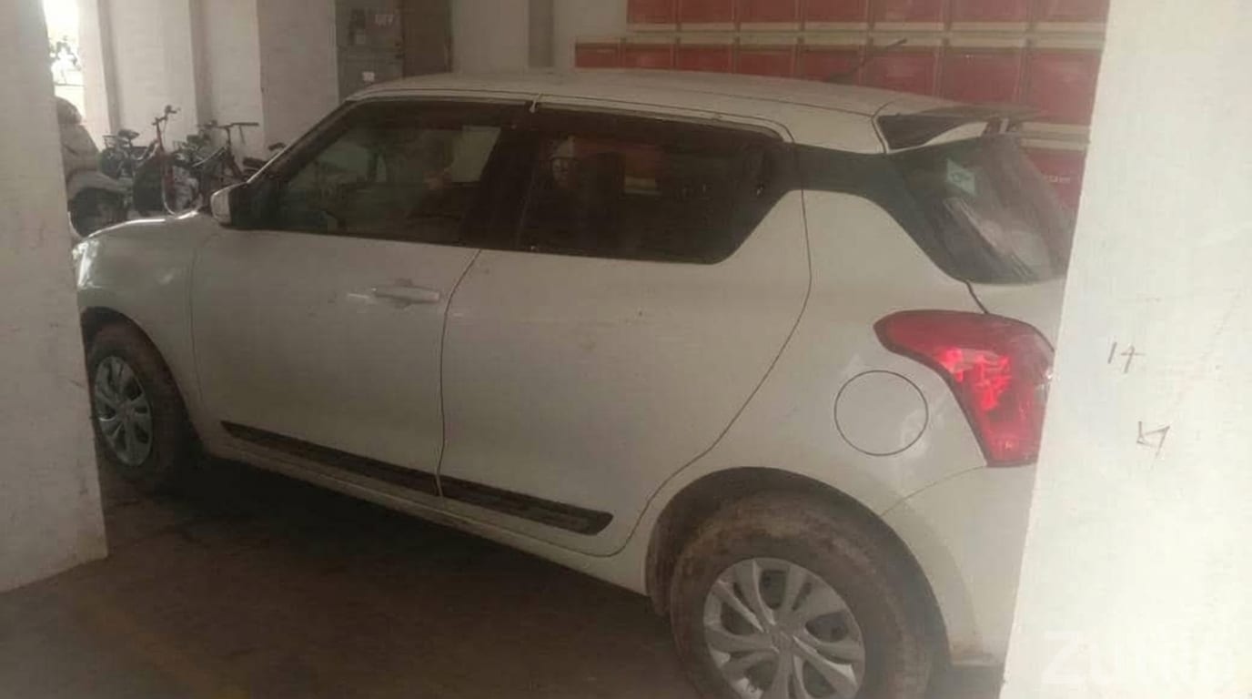 2023 Swift VXI Petrol CNG – White, 26K km
