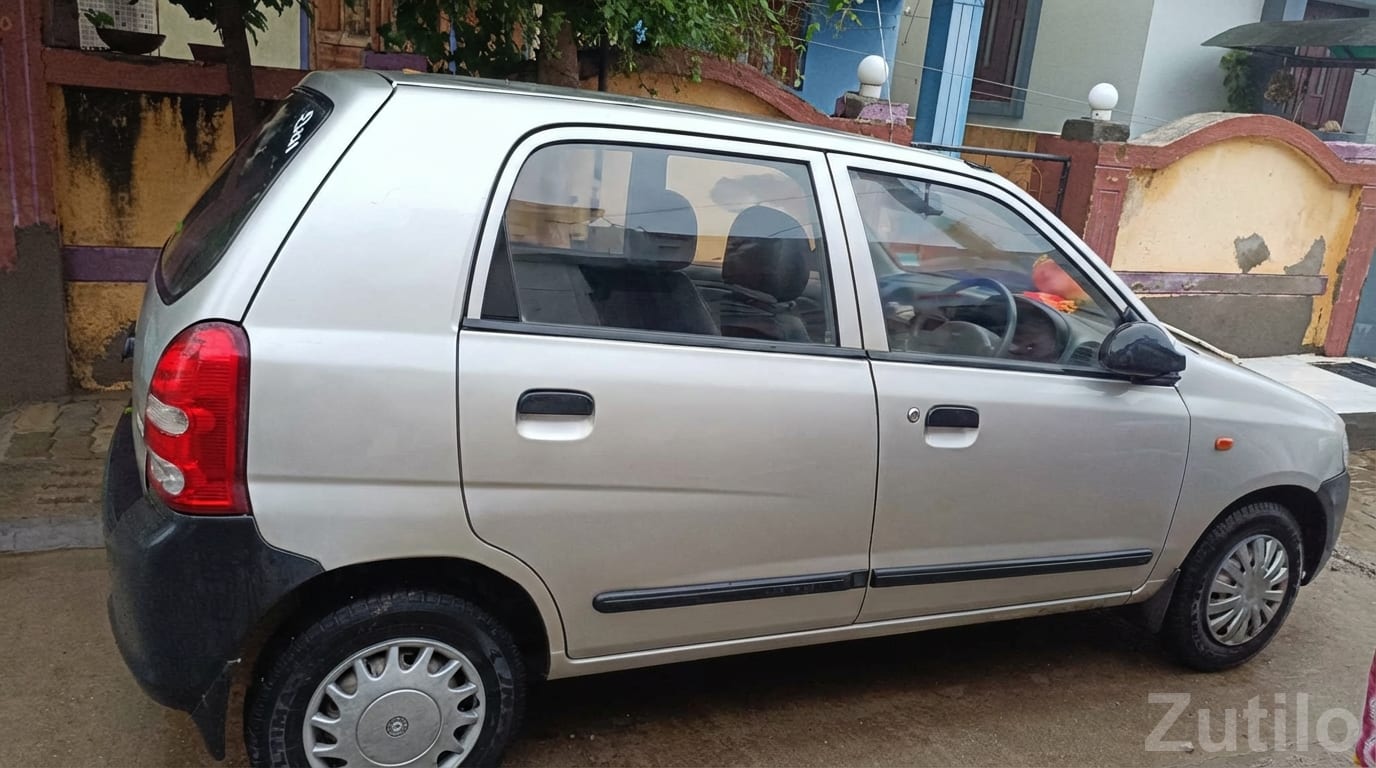 Maruti Alto Silver Hatchback – Reliable City Car