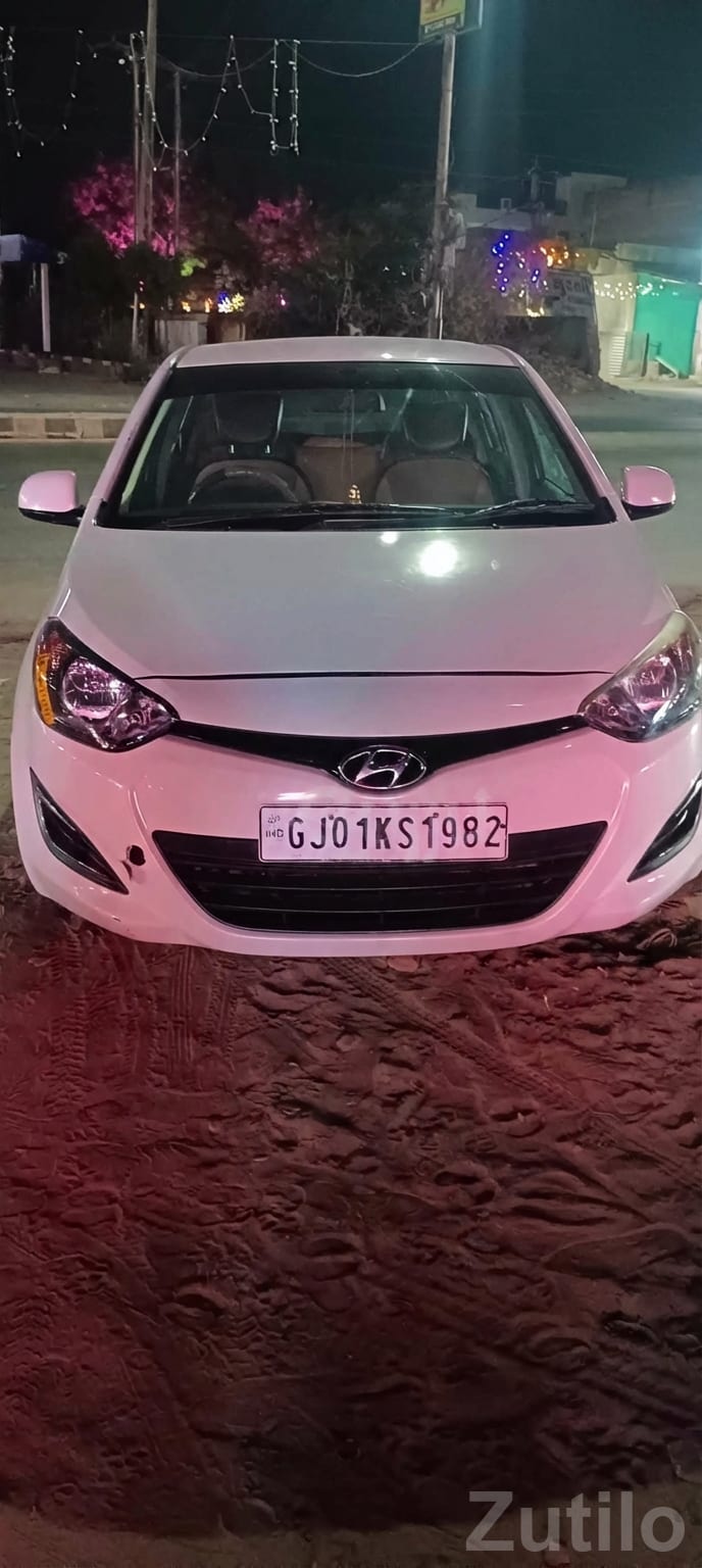 White Hyundai i20 Hatchback Car - Cars - Dholka - Image 4