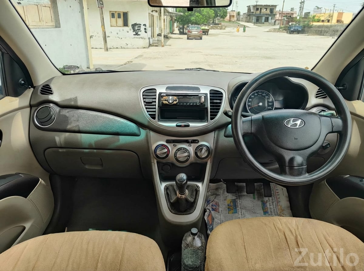 Hyundai i10 CNG – Clean Beige Interior Hyundai i10 CNG – Clean Beige Interior