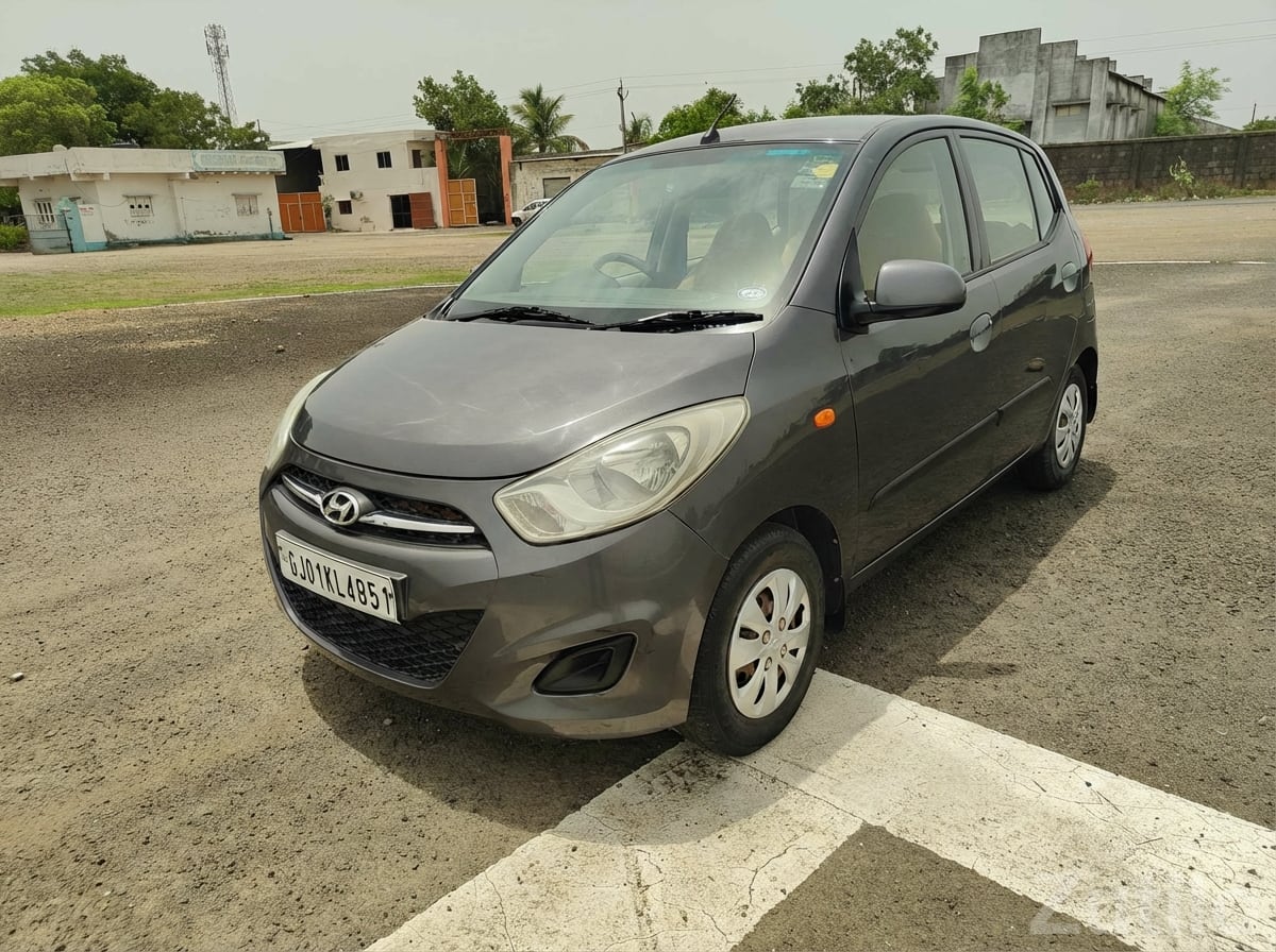 Hyundai i10 CNG – Clean Beige Interior - કાર - જામકંડોરણા - Image 2