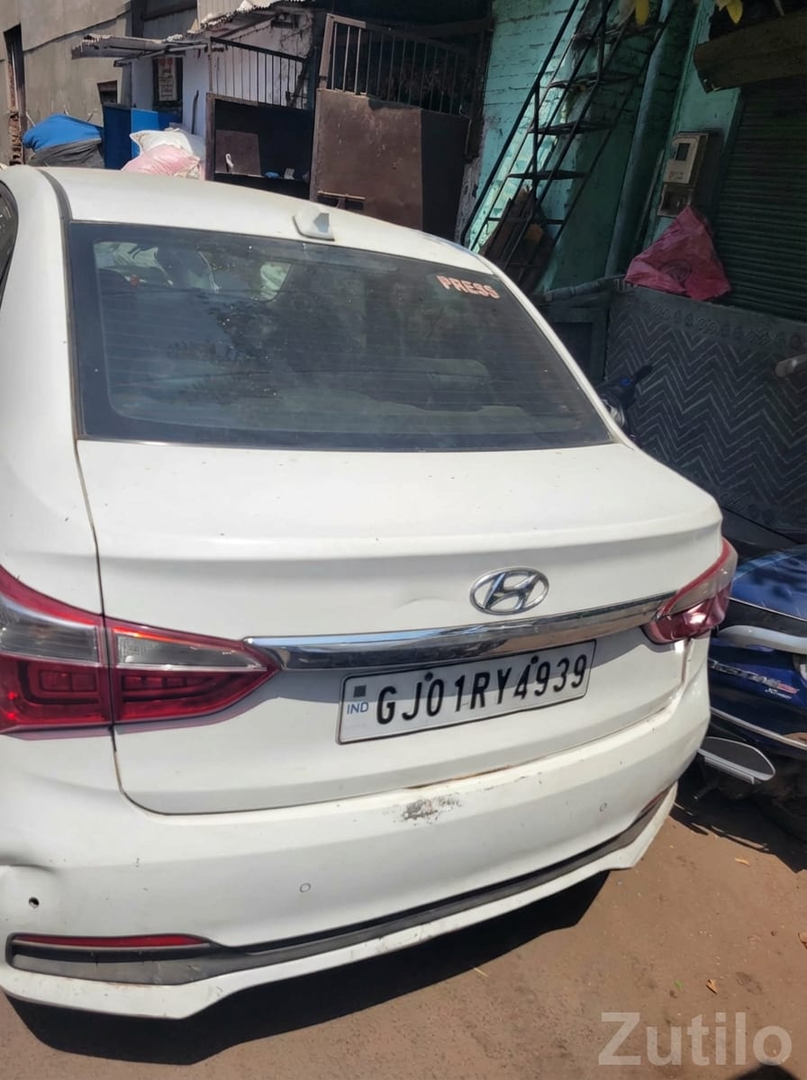 White Compact Sedan with Alloys - Cars - Ahmedabad City - Image 2