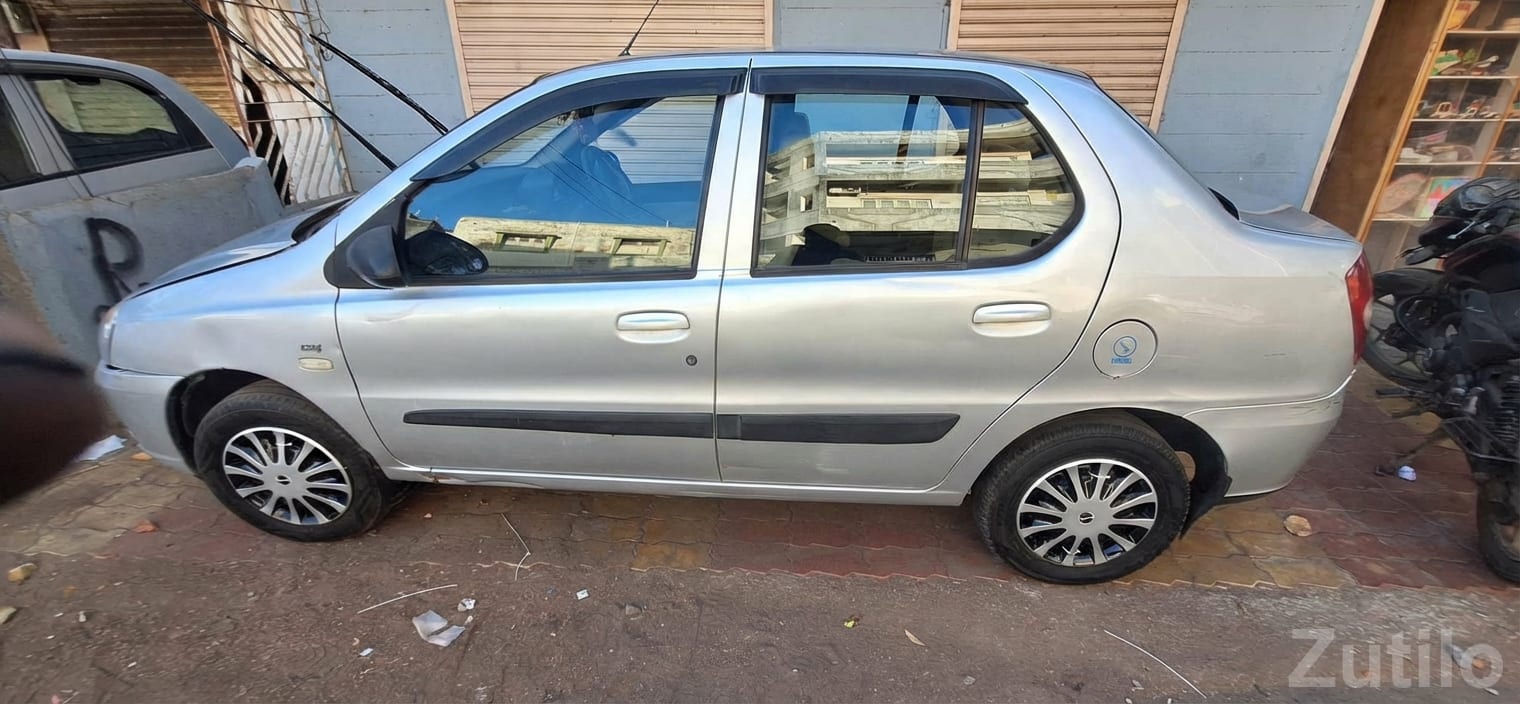 2018 Tata Indigo Silver Sedan Car - Cars - Jamjodhpur - Image 2